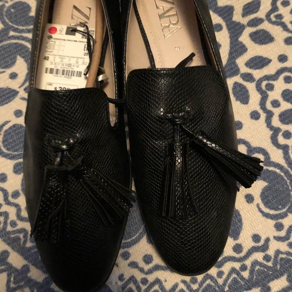 NWT Zara Loafers with Tassels - Picture 2 of 5